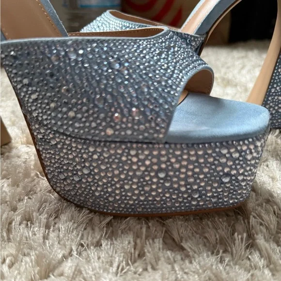 Steve Madden women’s size 8 Rhinestone Blue platform high heels. Prom/Formal - Picture 3 of 6